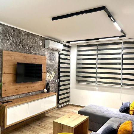 Apartman Lux-Besplatno Koriscenje Zasebne Garaze Szávaszentdemeter Kültér fotó