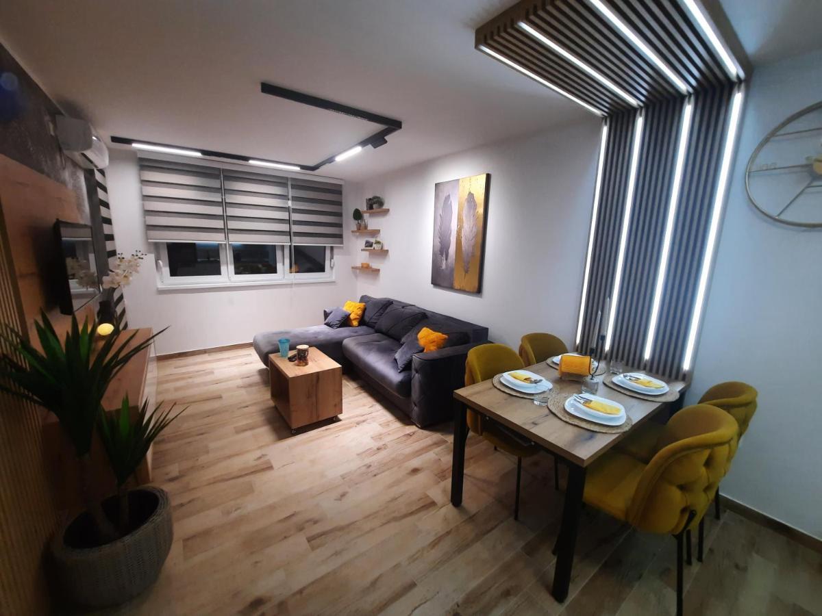 Apartman Lux-Besplatno Koriscenje Zasebne Garaze Szávaszentdemeter Kültér fotó