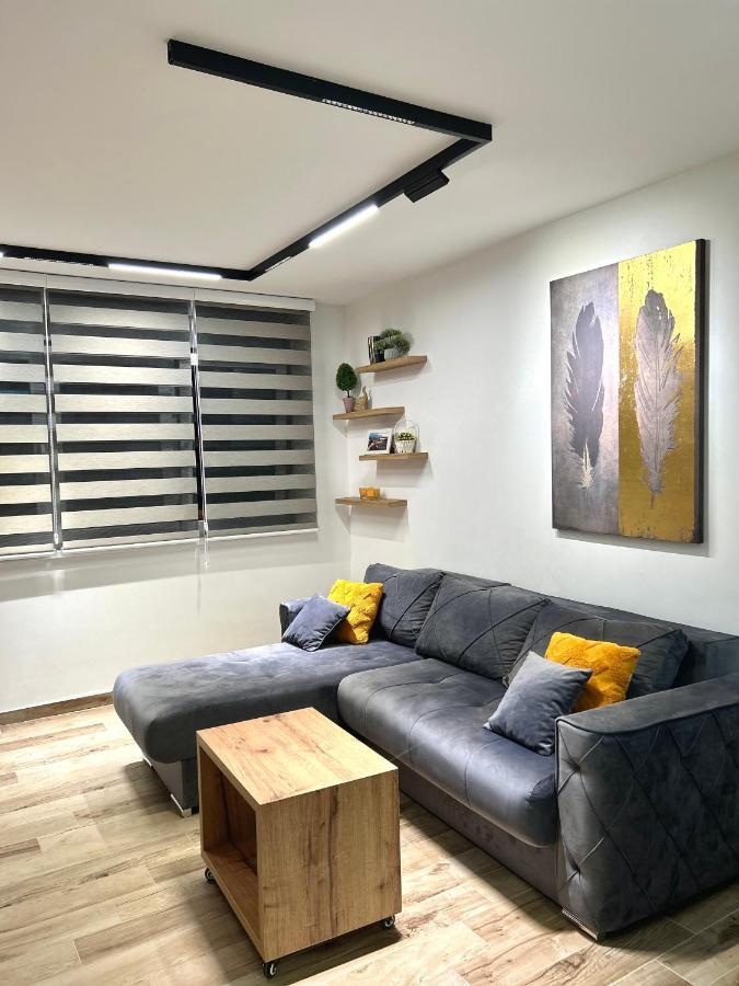 Apartman Lux-Besplatno Koriscenje Zasebne Garaze Szávaszentdemeter Kültér fotó