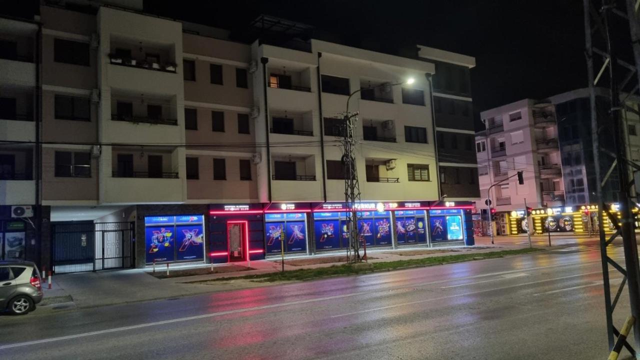 Apartman Lux-Besplatno Koriscenje Zasebne Garaze Szávaszentdemeter Kültér fotó