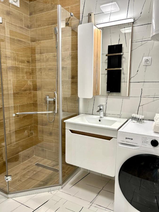 Apartman Lux-Besplatno Koriscenje Zasebne Garaze Szávaszentdemeter Kültér fotó
