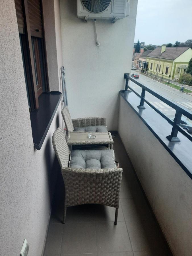 Apartman Lux-Besplatno Koriscenje Zasebne Garaze Szávaszentdemeter Kültér fotó