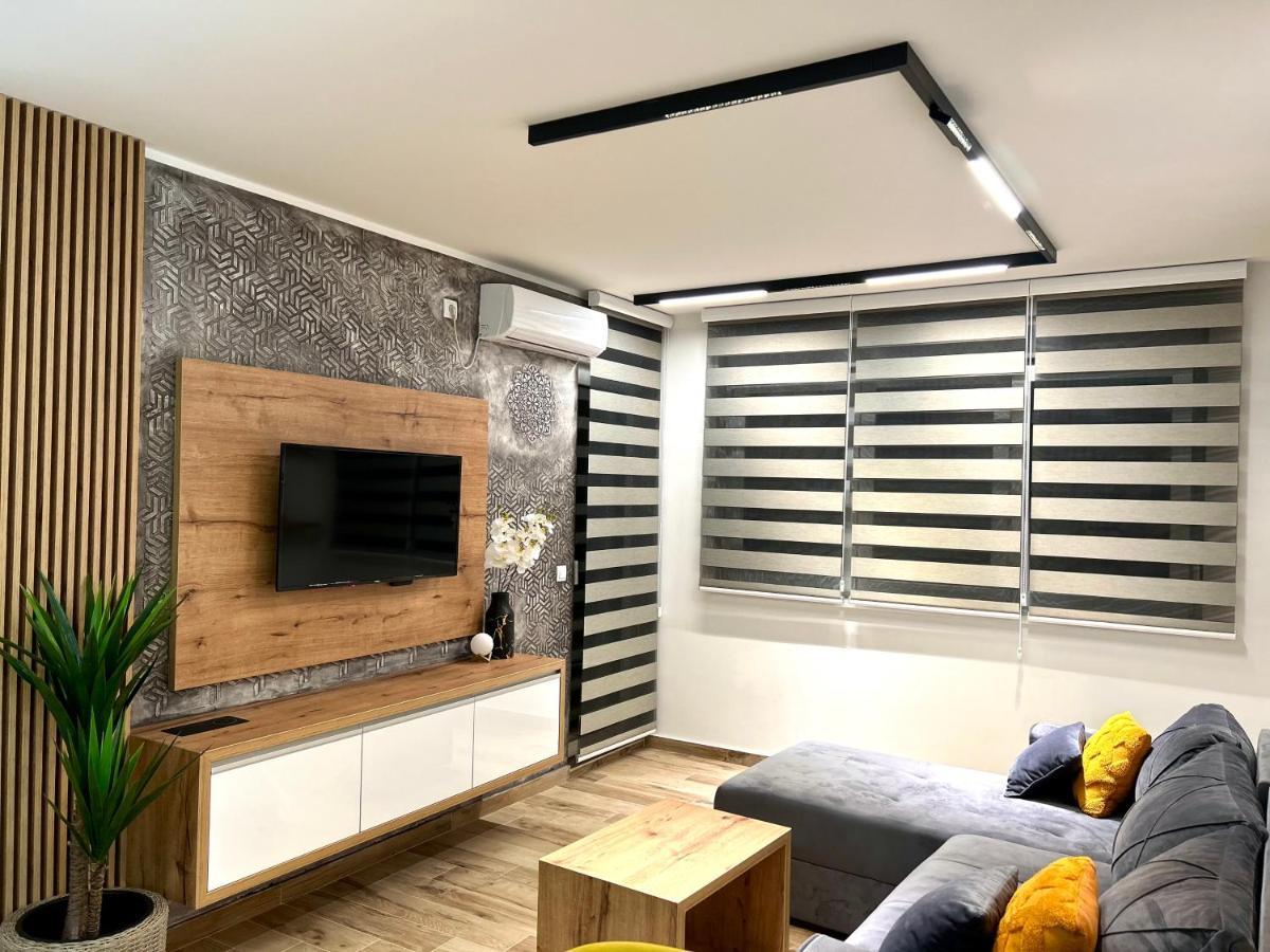 Apartman Lux-Besplatno Koriscenje Zasebne Garaze Szávaszentdemeter Kültér fotó