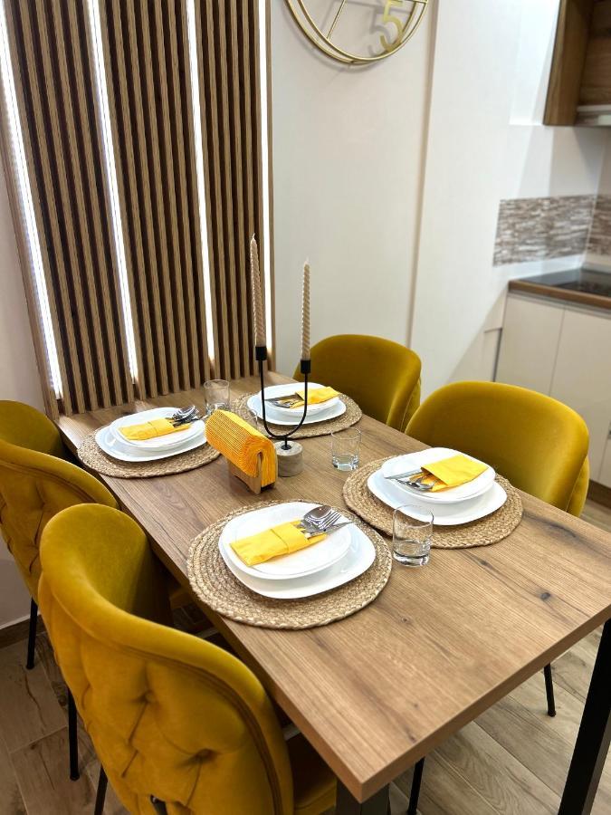 Apartman Lux-Besplatno Koriscenje Zasebne Garaze Szávaszentdemeter Kültér fotó