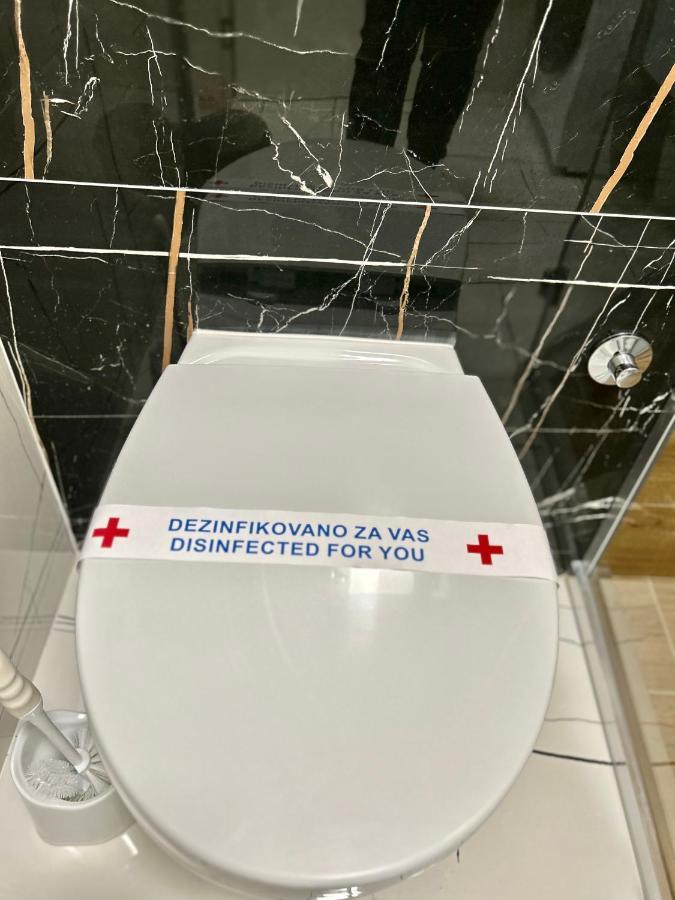 Apartman Lux-Besplatno Koriscenje Zasebne Garaze Szávaszentdemeter Kültér fotó