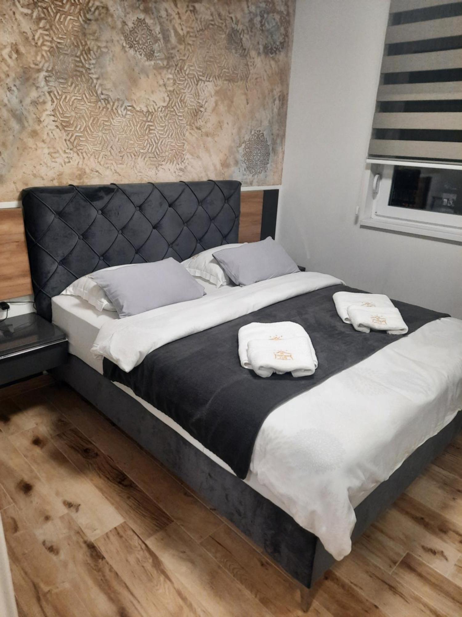 Apartman Lux-Besplatno Koriscenje Zasebne Garaze Szávaszentdemeter Kültér fotó